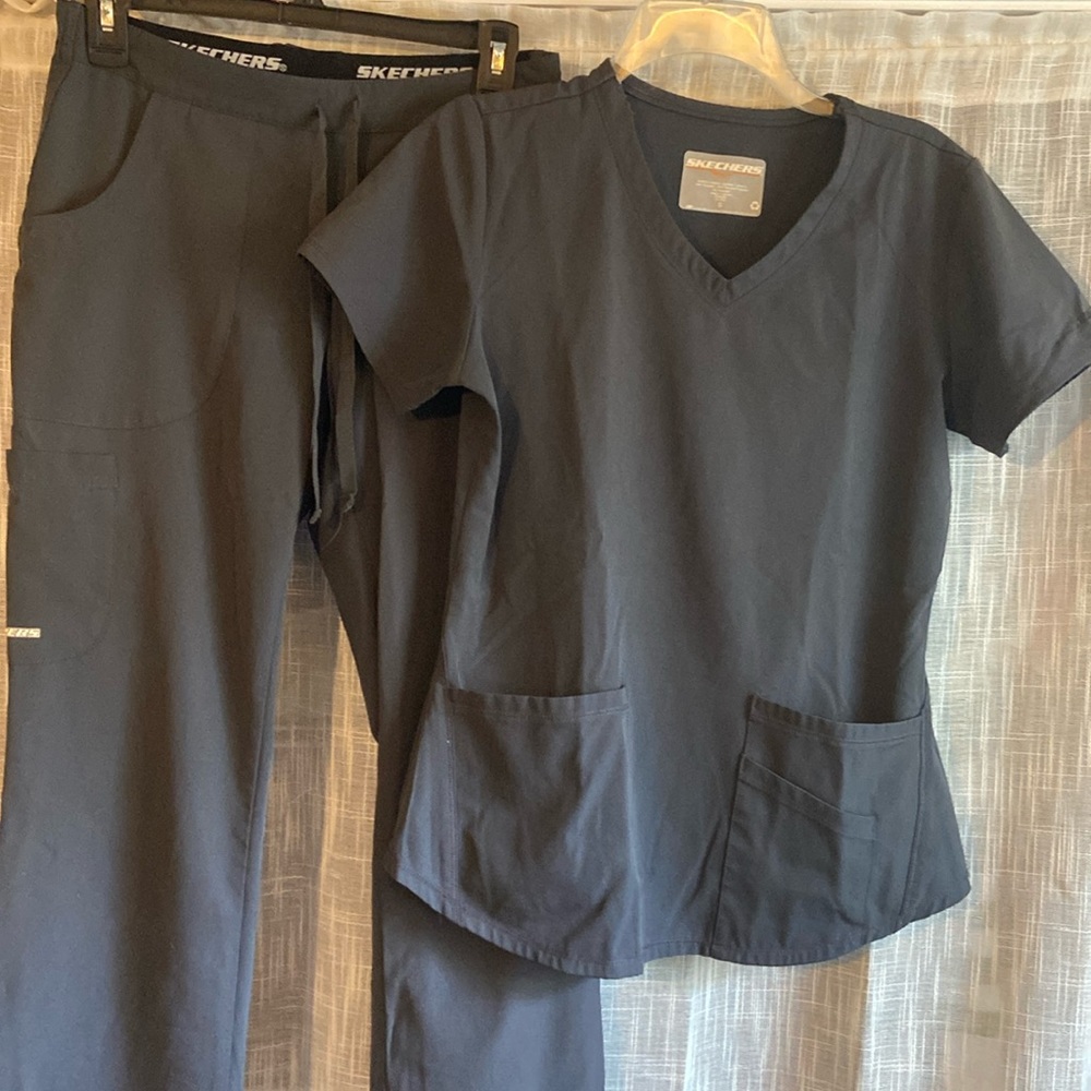 Gray Skechers scrub set SMALL